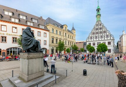 Schumann-Denkmal und Gewandhaus